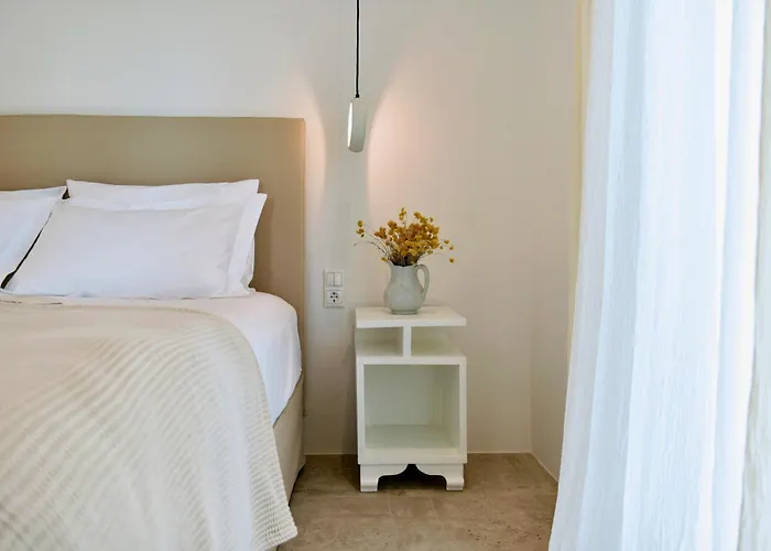 My * Adamantas (Milos)